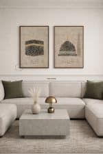 Duo d’affiches représentant la Kaaba et Masjid Nabawi à travers des illustrations formées par de la calligraphie arabe, avec les inscriptions Kaaba Mecca et Masjid Nabawi Medina.
